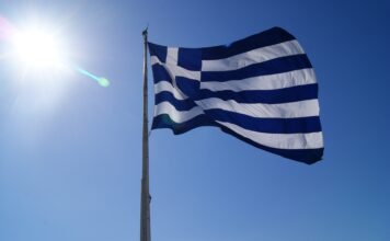 Grecja – czy warto tam lecieć?