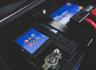 Jak wymienić baterię w pisuarze? Jak wymienić baterię w pisuarze?