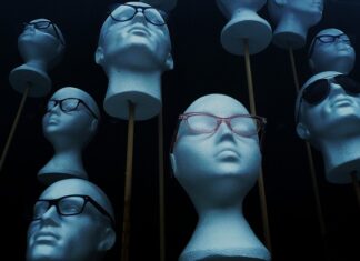 Czy zwykła pianka można kleić styropian?