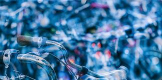 Jak odblokować kierownice w Opel Corsa?