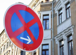 Czy można parkować pod blokiem? Czy można parkować pod blokiem?