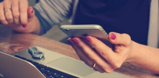 Czy serwis może odblokować telefon?