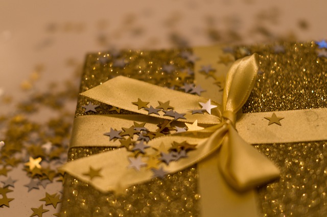 Jak zrobić brokatowe jajko? Jak zrobić brokatowe jajko?