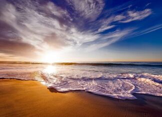 Czym zmyć piankę montażową domowe sposoby?