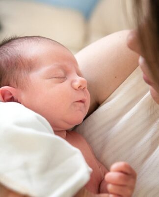 Jak wyciągnąć klej z pistoletu?